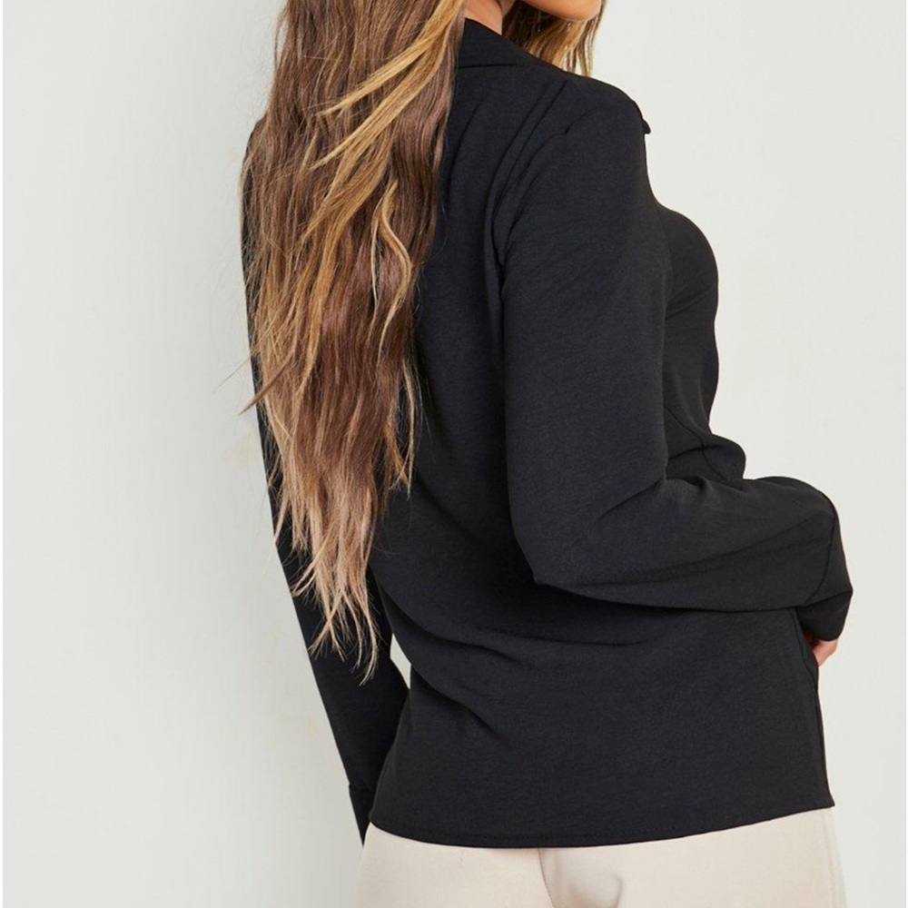 36 Chic Button Down Shirt With Ruched Detail - Picture 6 of 10
